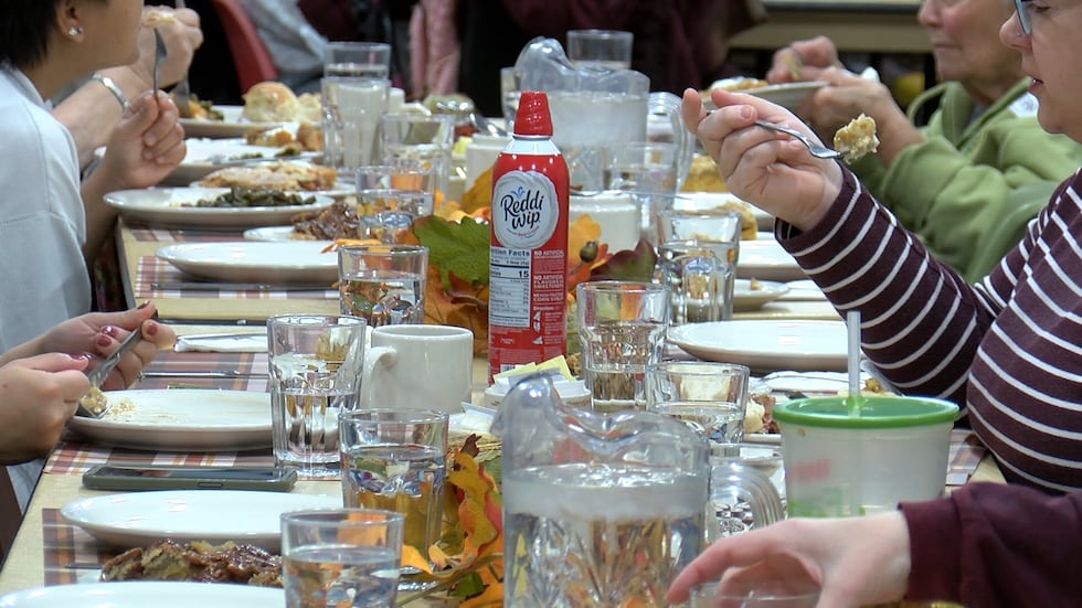 (Figure 1 de 2) : Repas communautaire de Thanksgiving à l'Église Unie du Christ Peace