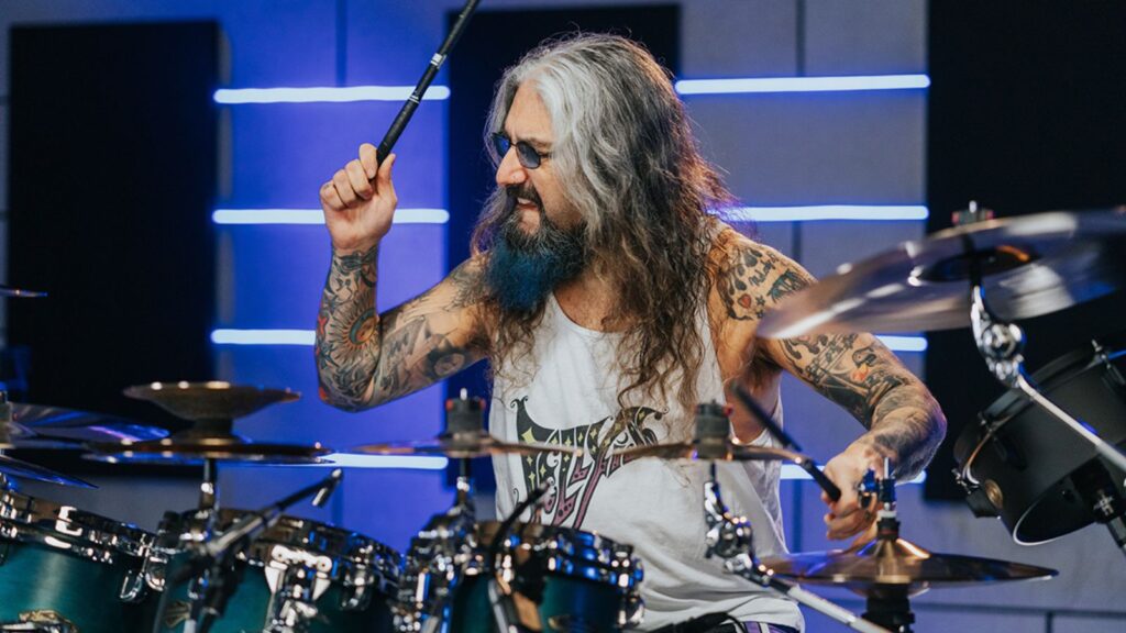 Mike Portnoy s’exprime sur la tournée avec Dream Theater et décrit ce que cela s’est passé jusqu’à présent