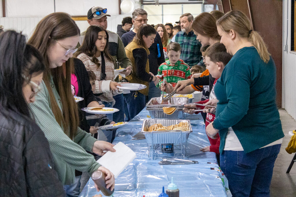 Le petit-déjeuner du Père Noël et le marché de Noël des Cowboys répandent la joie des fêtes à Archer